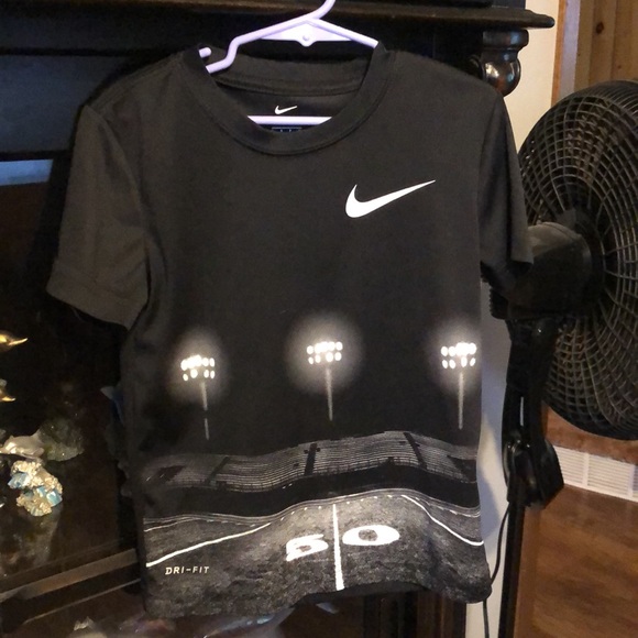 2 Nike Dry Fit T-shirts. - Picture 4 of 6